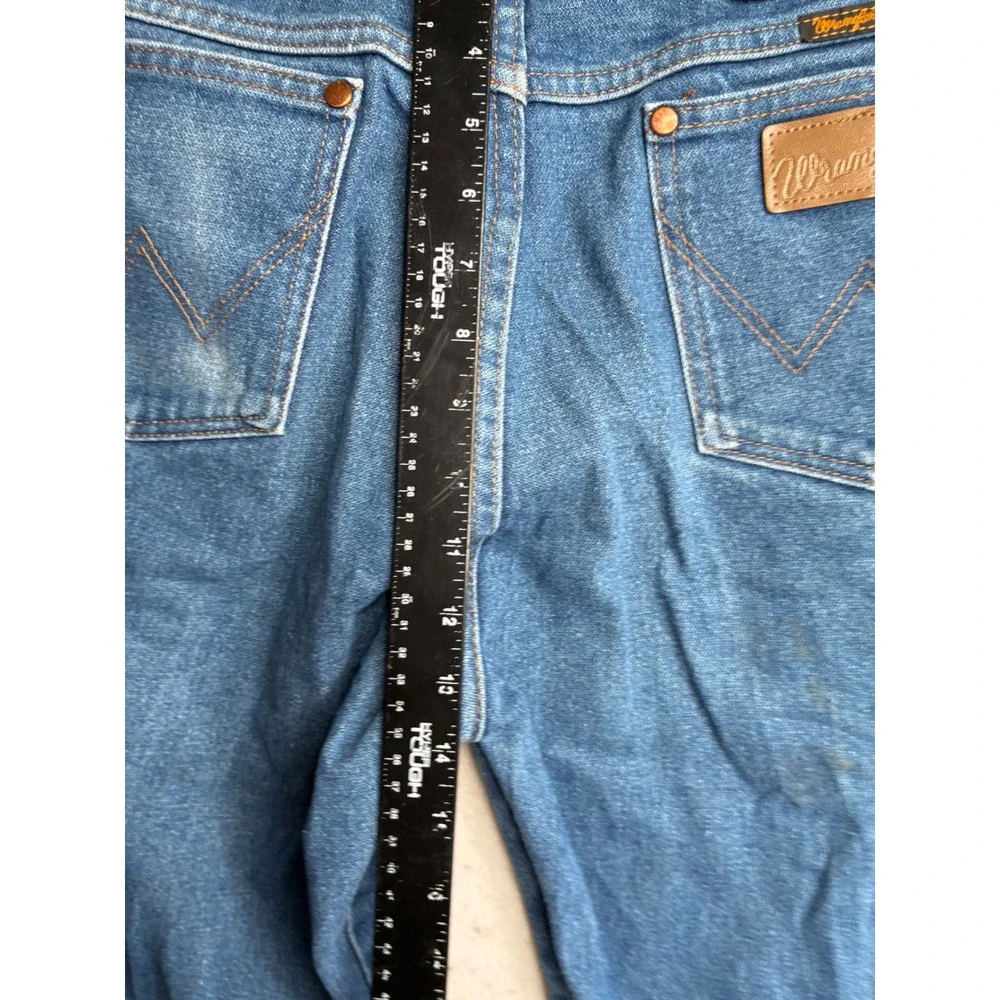 Wrangler Cowboy Cut Mens 35x30 Medium Wash Blue Denim Straight Leg Jeans A201